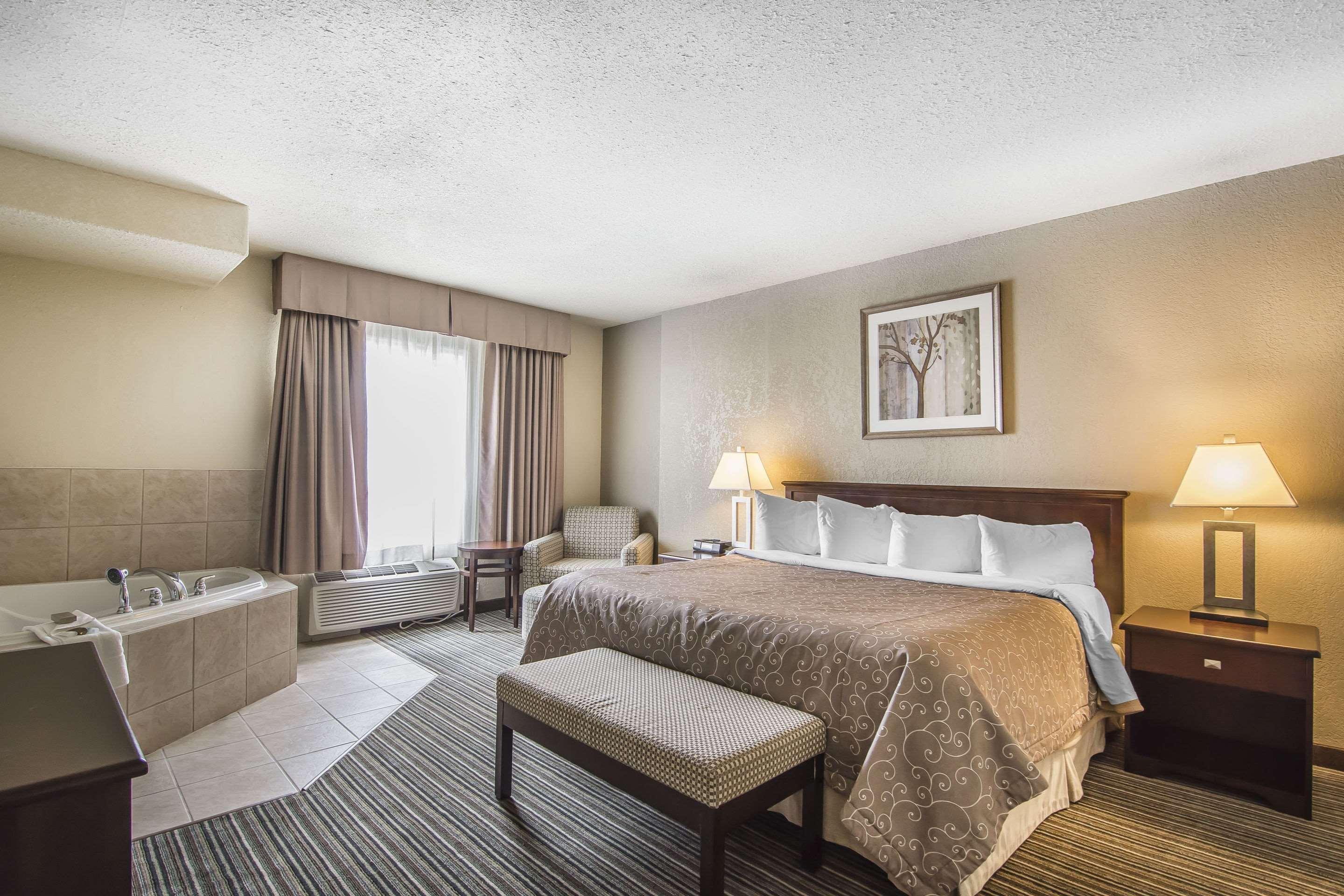 Quality Inn & Suites Yorkton Eksteriør billede